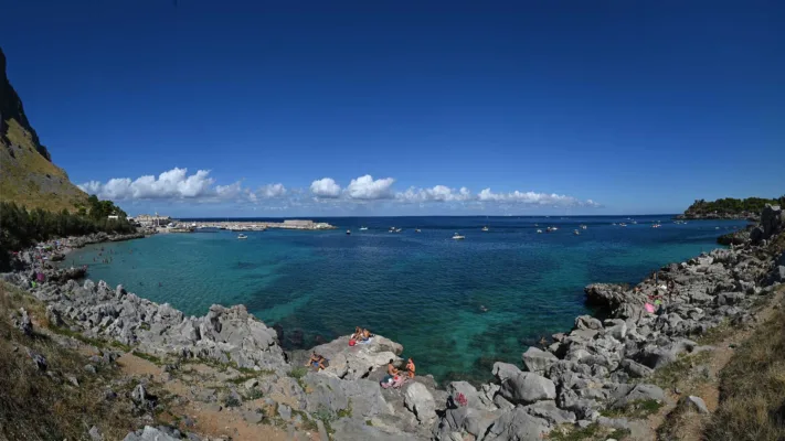 One of the protected marine areas in Italy: the Capogallo Reserve
